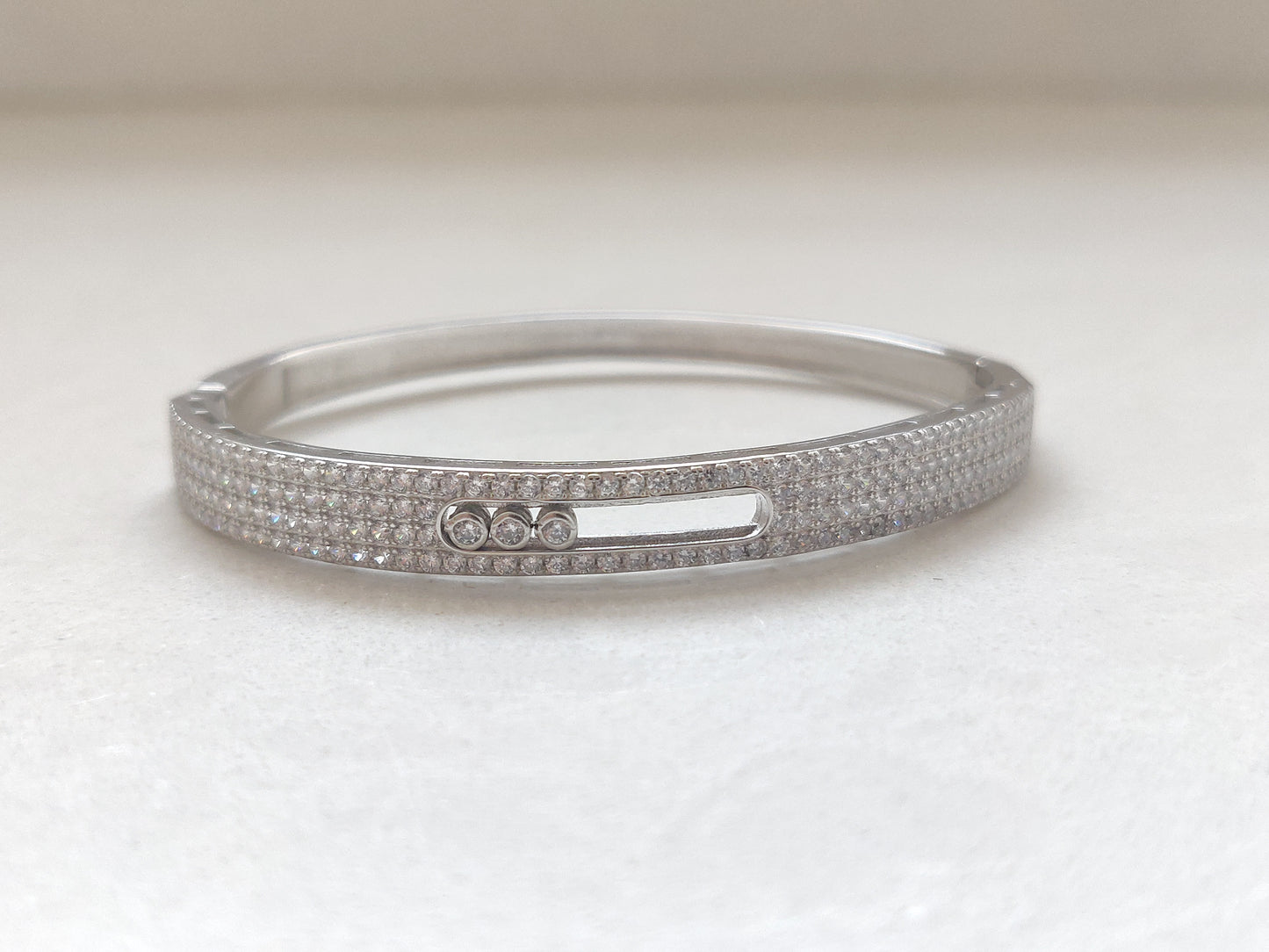 Dancing Diamonds Kada Bracelet