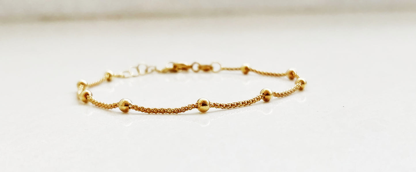 Mesh and Ball Bracelet (Gold Finish)